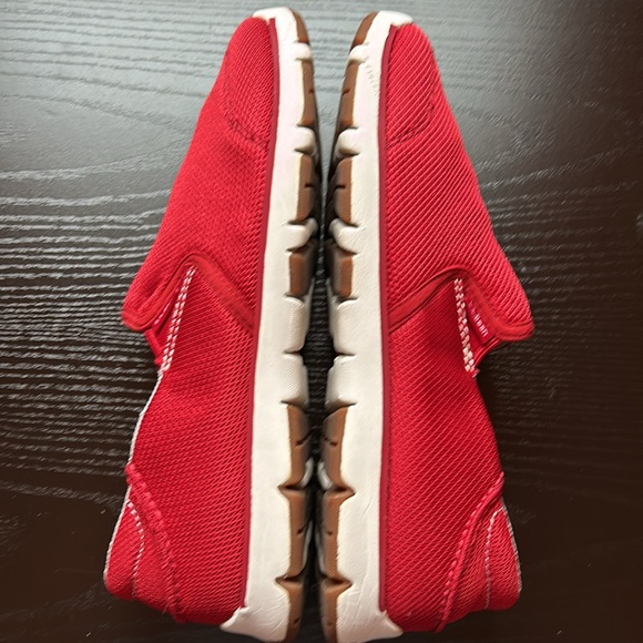 LL Bean Red slip on shoes size 8 - Picture 3 of 6